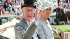 King and Queen arrive at Royal Ascot hoping for a winner